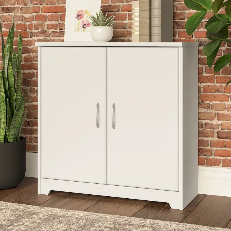 Petit meuble de rangement avec portes