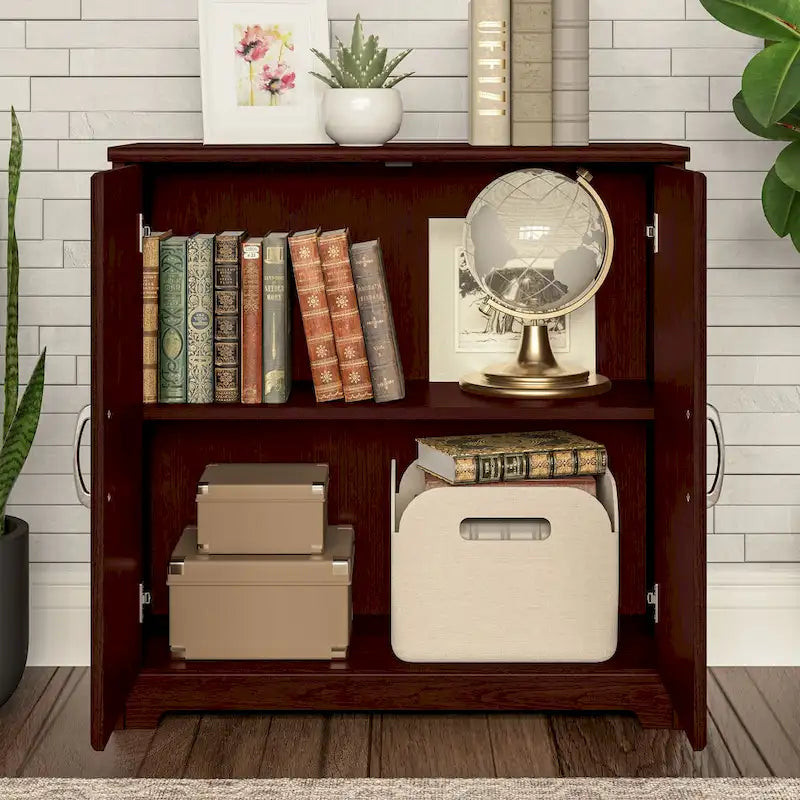 Petit meuble de rangement avec portes