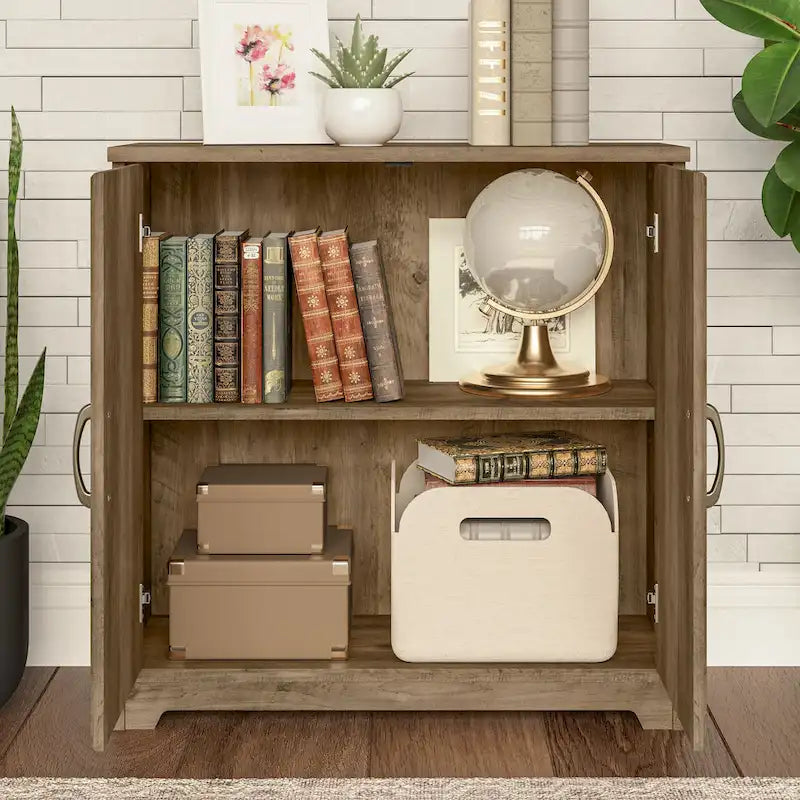 Petit meuble de rangement avec portes