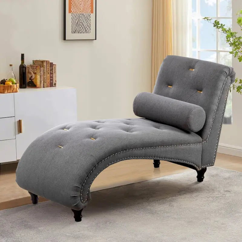 Chaise longue d'intérieur rembourrée avec oreiller