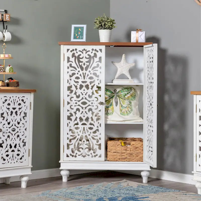 Armoire de rangement sculptée ajourée