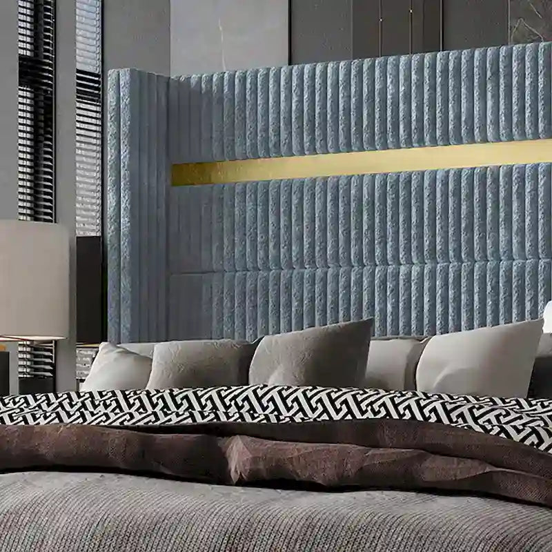 Lit rembourré en velours à rayures dorées de luxe